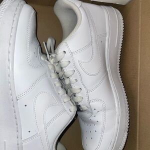 Nike air forces size 7.5 womens great condition.